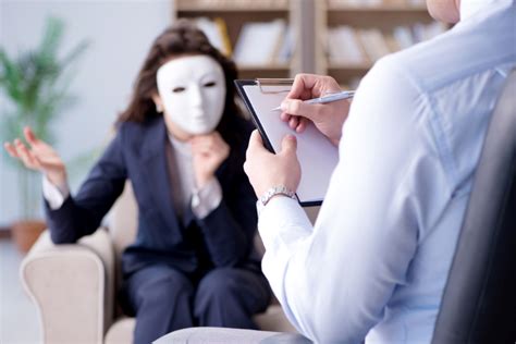 من هو المتعاطف المظلم؟ .